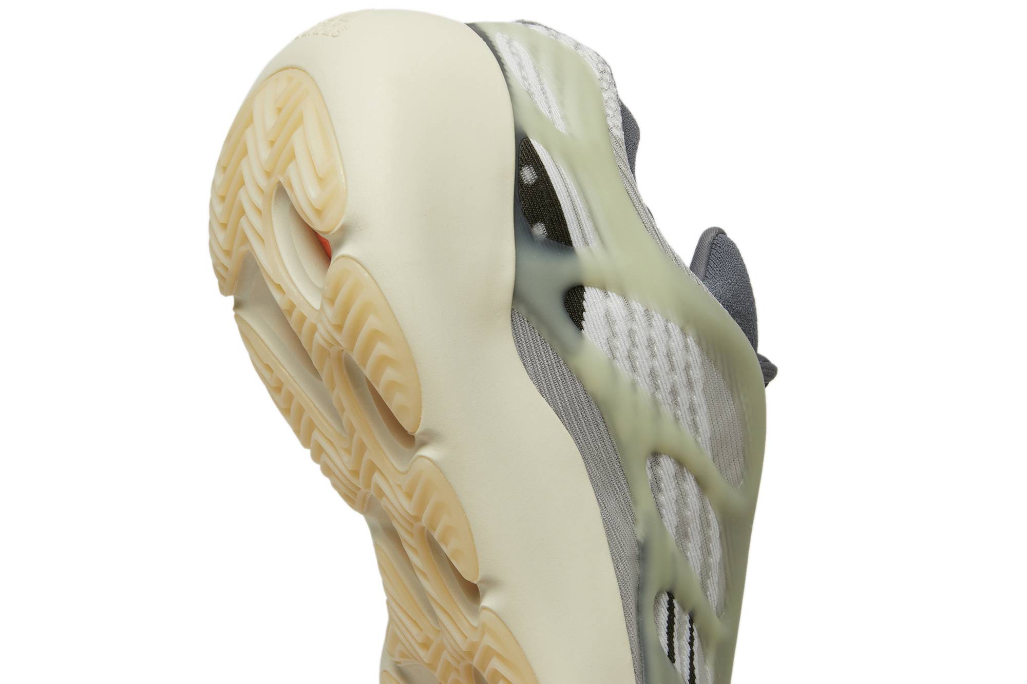 adidas Yeezy 700 V3 'Fade Salt' ID1674 - Imagem 10