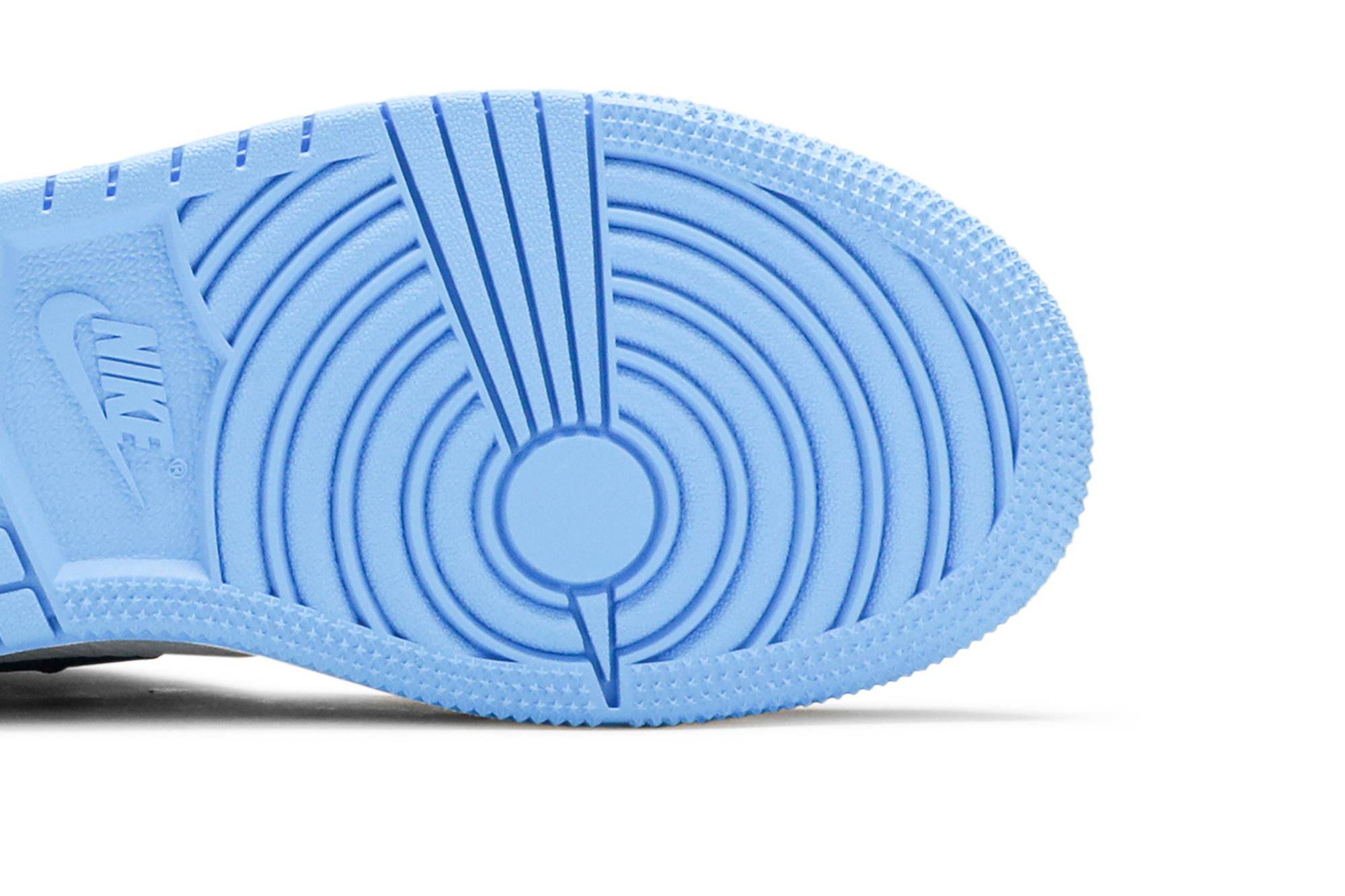 (Grade School) Air Jordan 1 Retro High OG 'University Blue' 575441-134 - Imagem 5