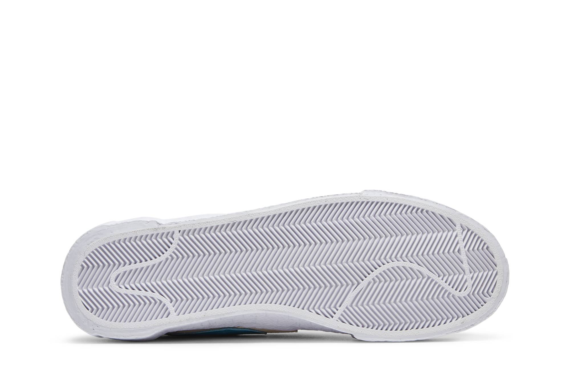 KAWS x sacai x Nike Blazer Low Reed DM7901-200 Moroen - Image 4