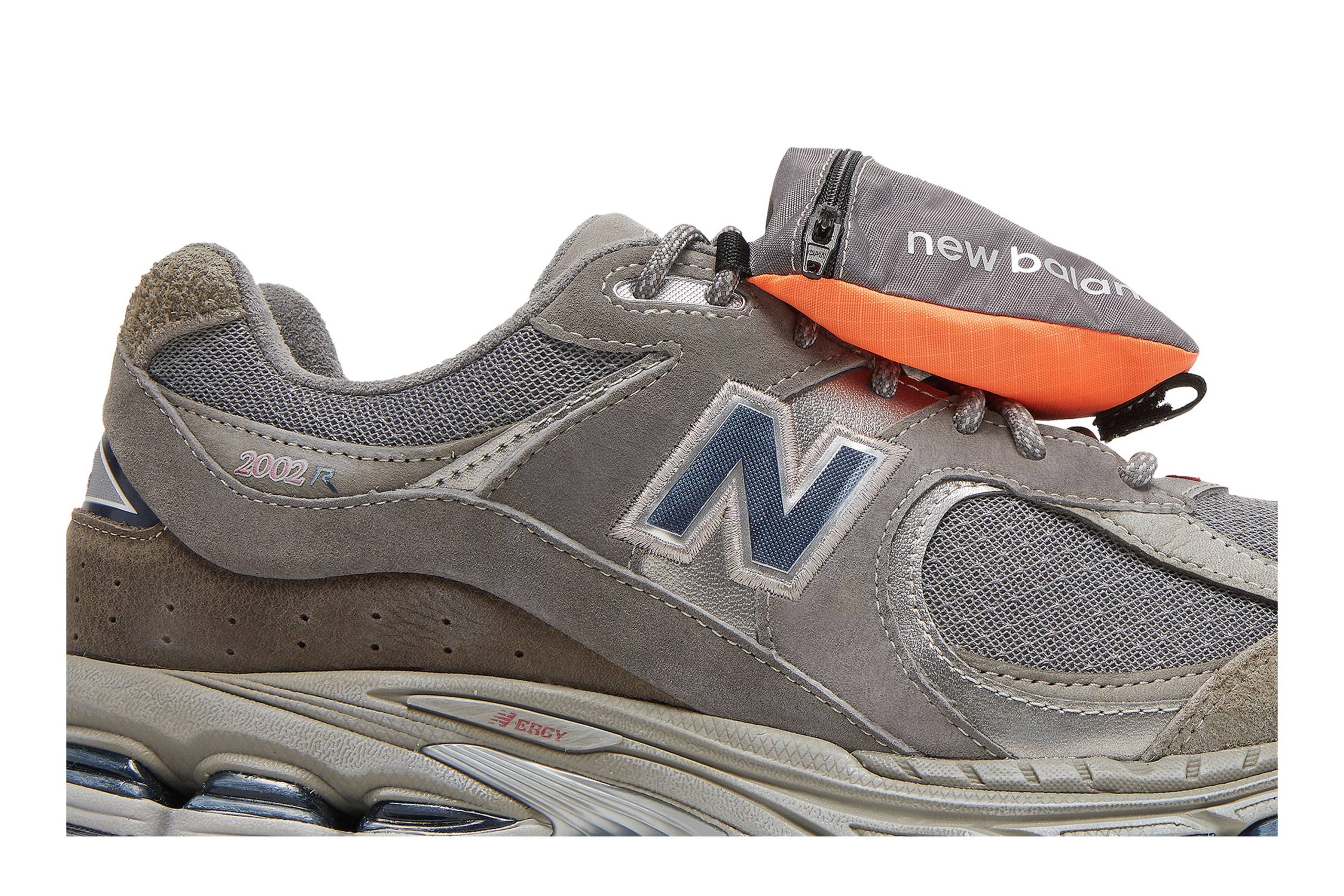 New Balance 2002R 'Pouch - Castle Grey' M2002RVA - Image 2