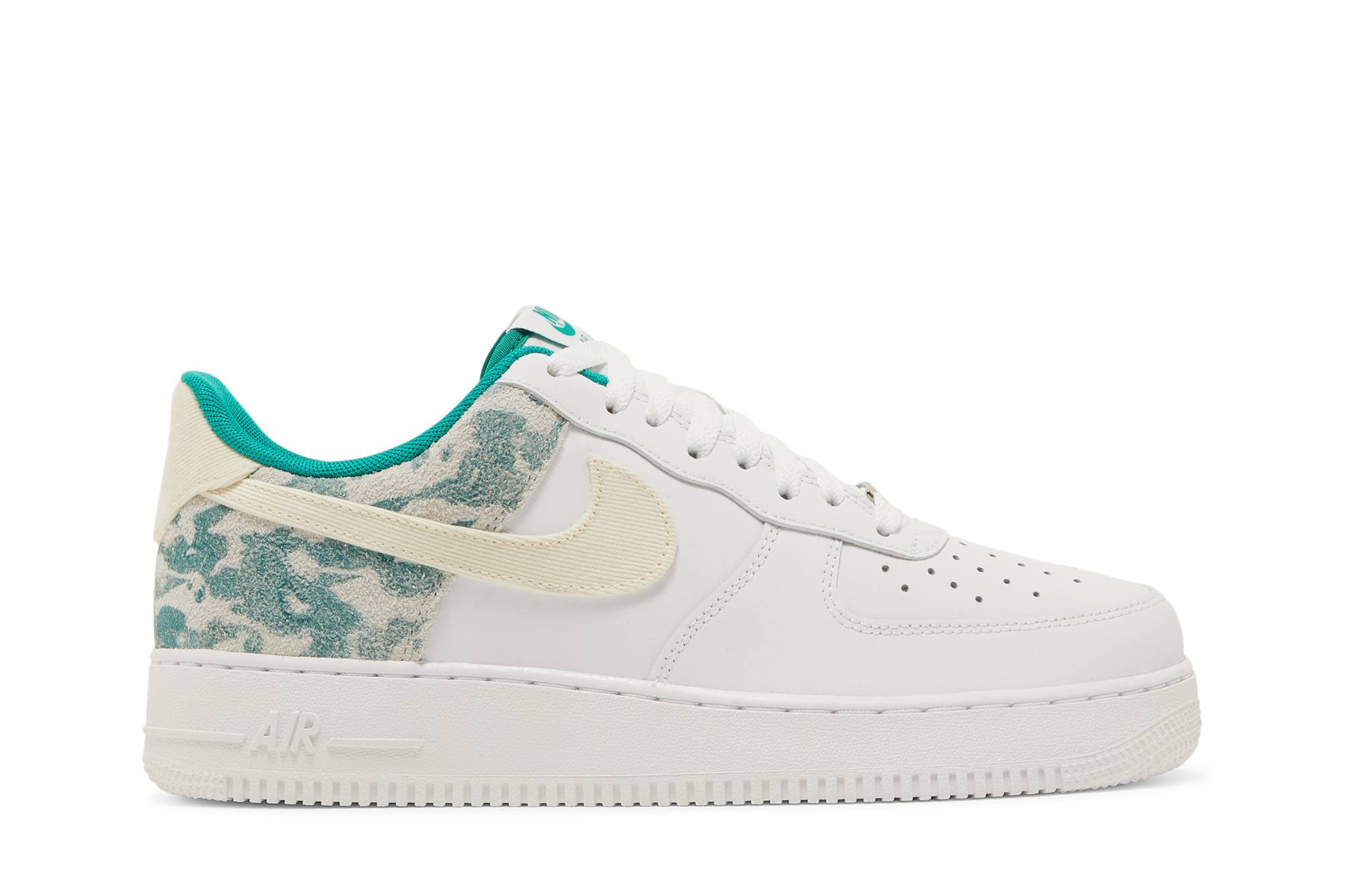 Nike Air Force 1 '07 LV8 'Neptune Green Camo' DX3365-100  Gloiber