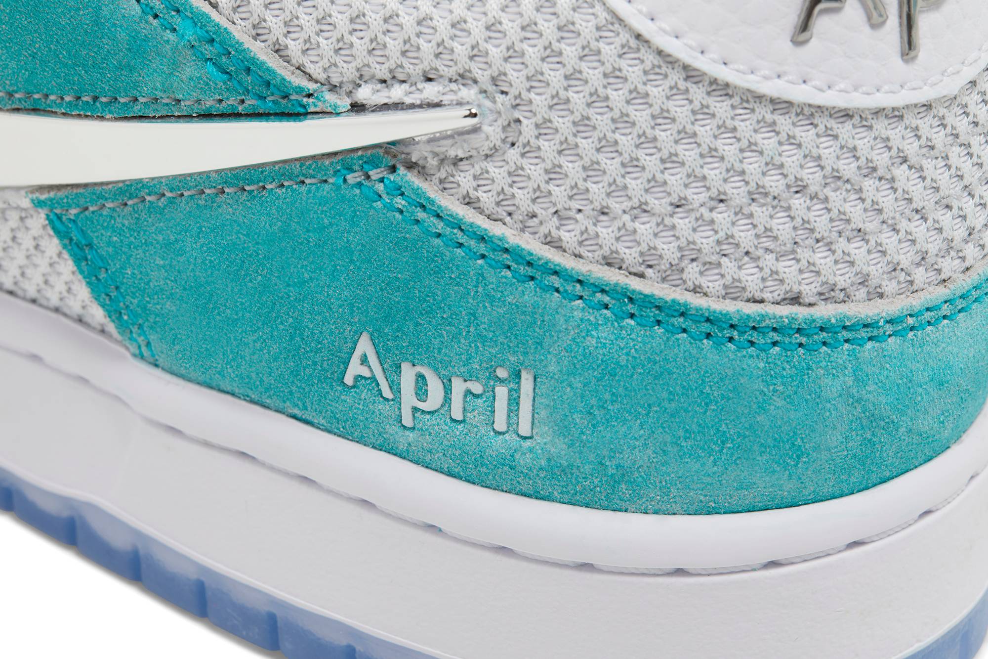 April Skateboards x Nike Dunk Low SB 'Turbo Green' FD2562-400 - Image 9