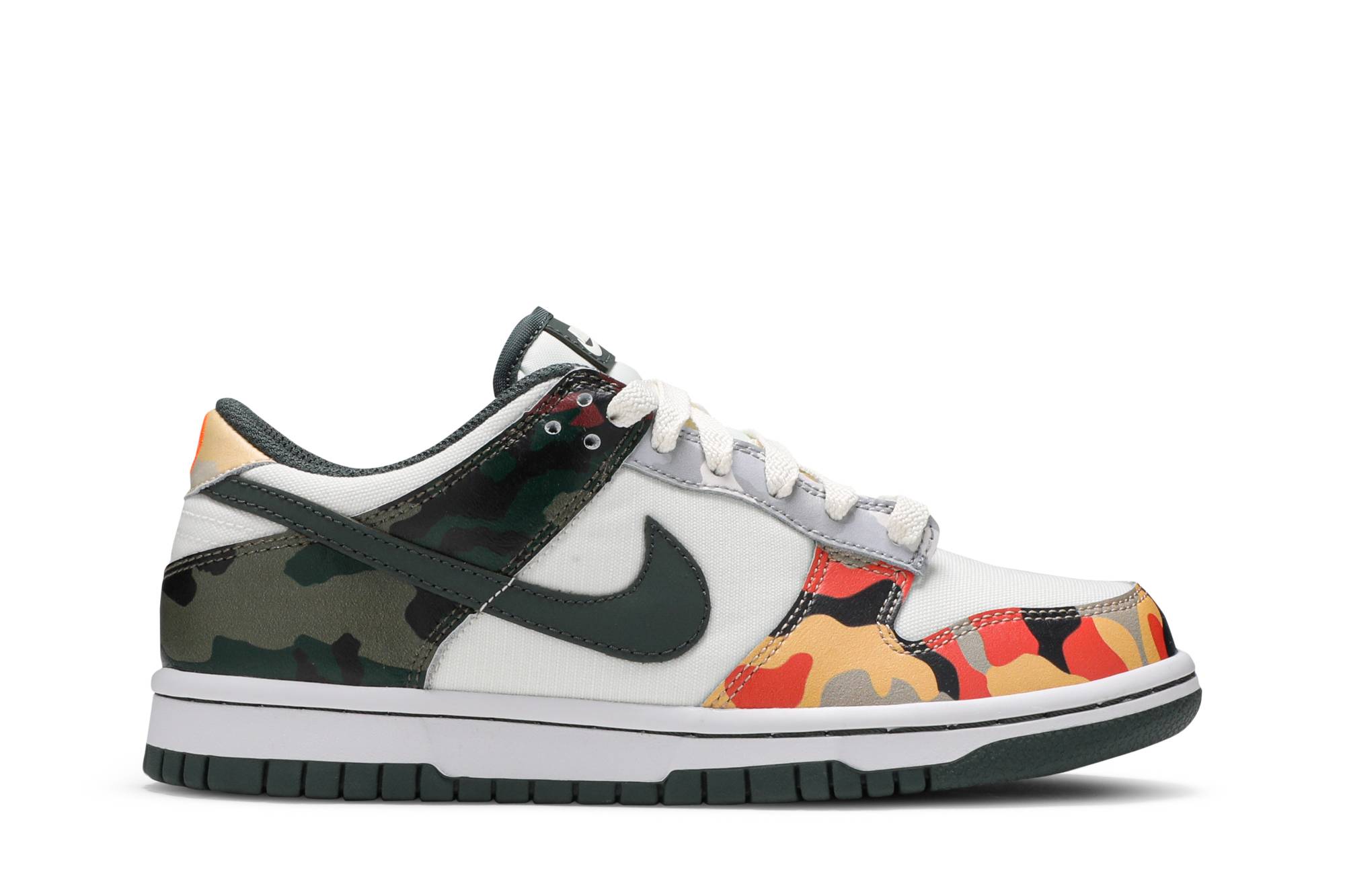 (Grade School) Nike Dunk Low SE Multi-Camo DB1909-100 Moroen