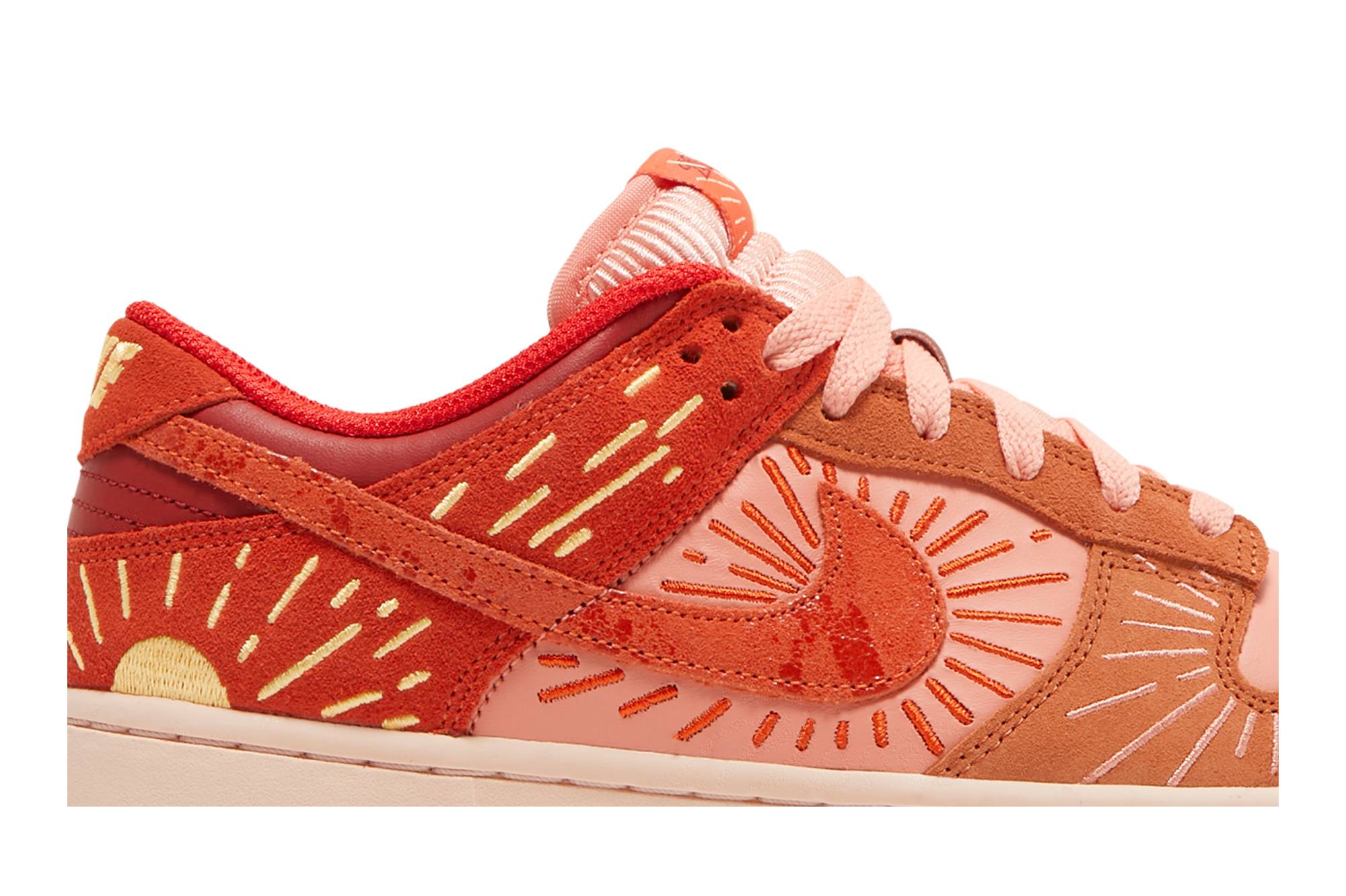 (Women) Nike Dunk Low Winter Solstice DO6723-800 Moroen - Image 2