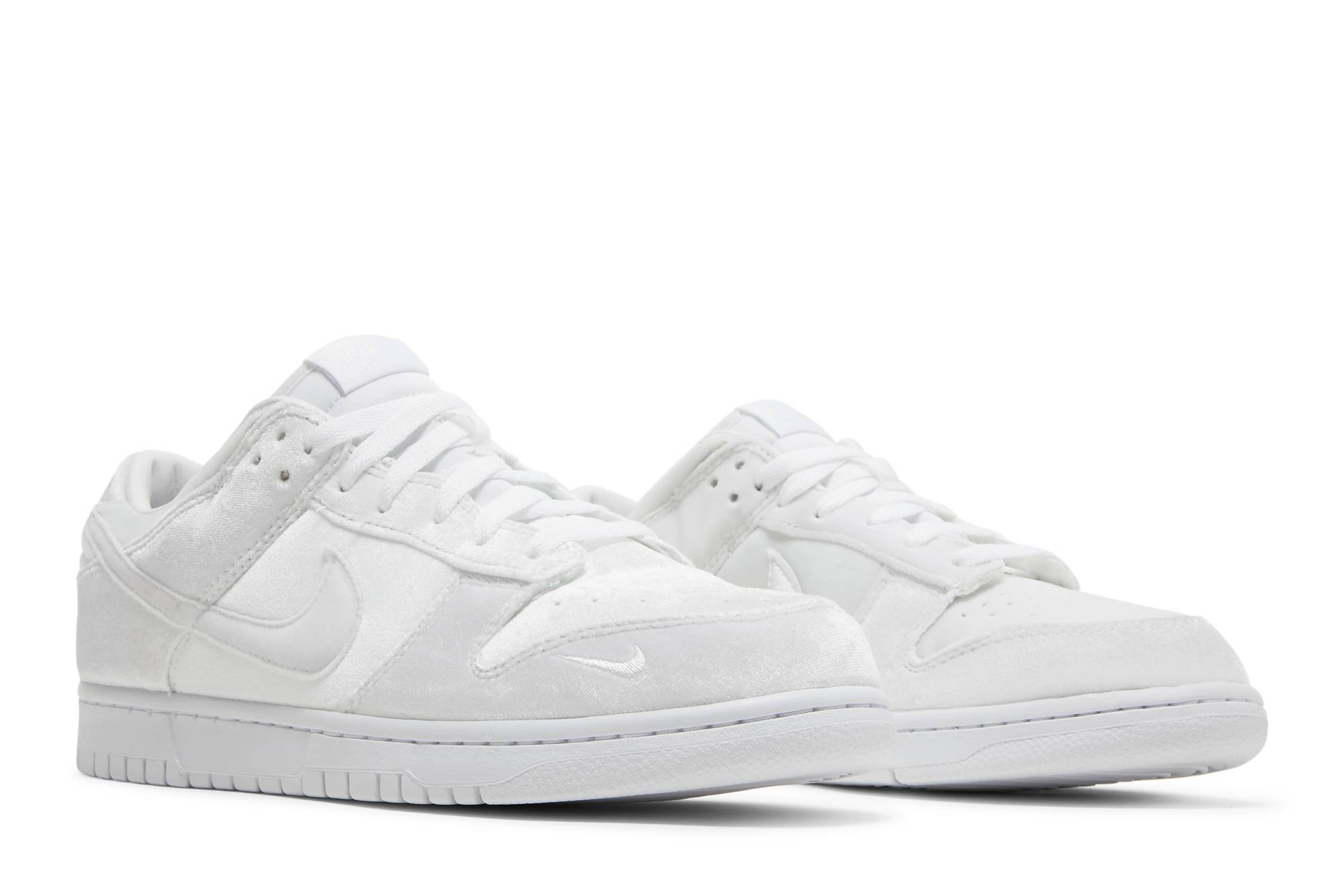 Dover Street Market x Nike Dunk Low 'Triple White' DH2686-100 - Image 8