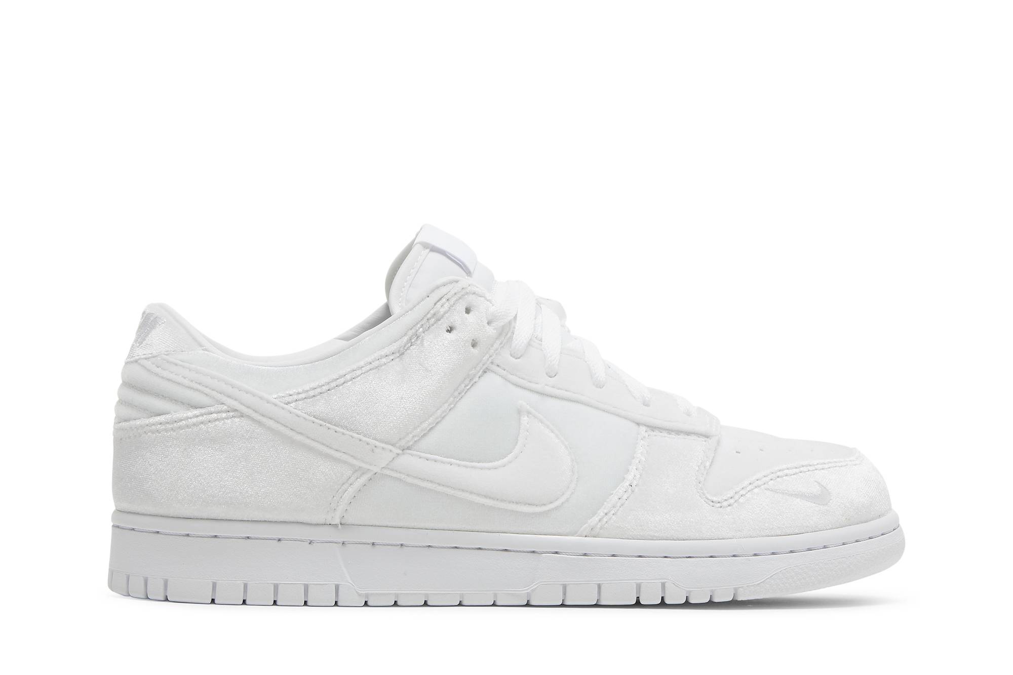 Dover Street Market x Nike Dunk Low 'Triple White' DH2686-100