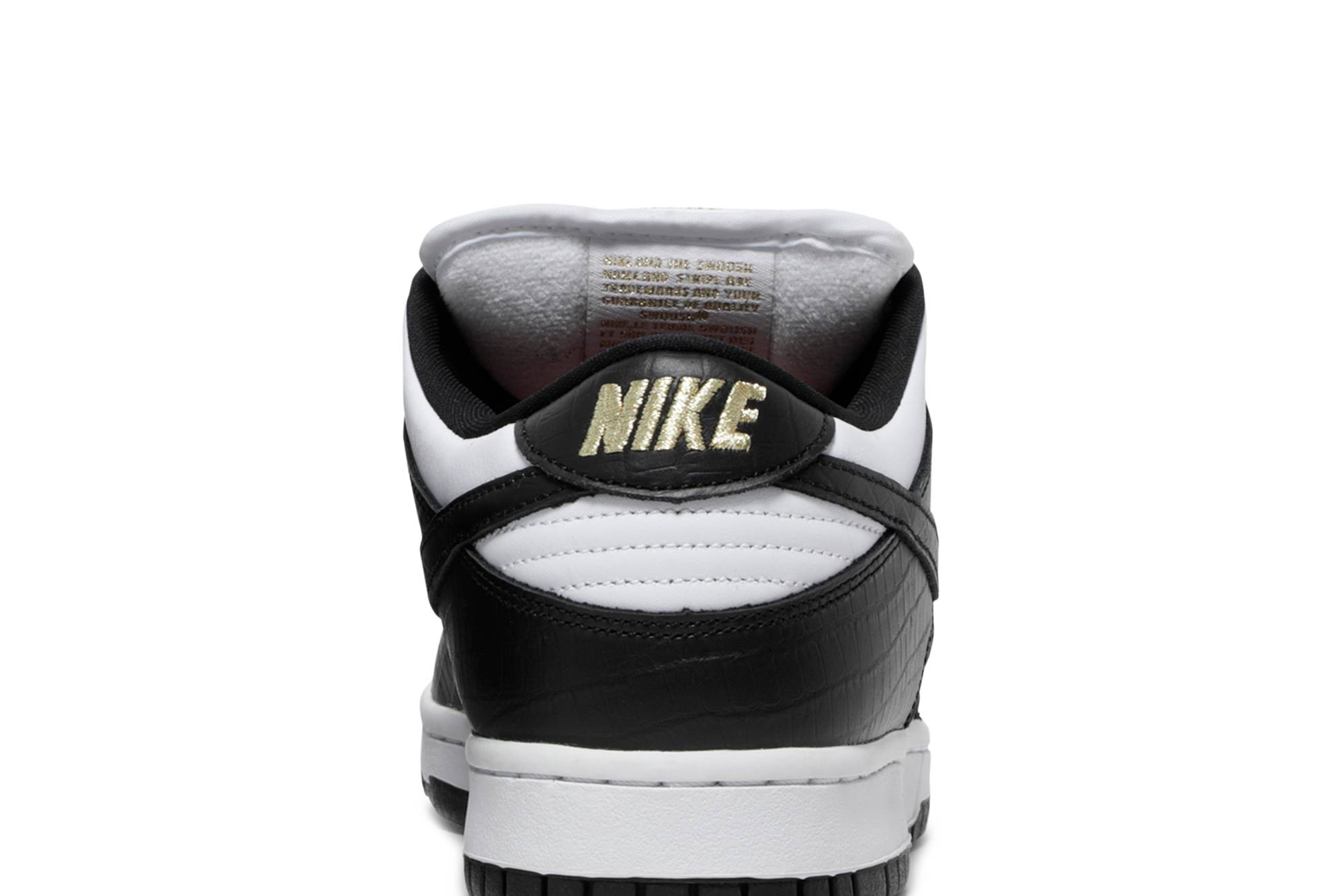 Supreme x Nike SB Dunk Low OG QS Black DH3228-102 Moroen - Image 7