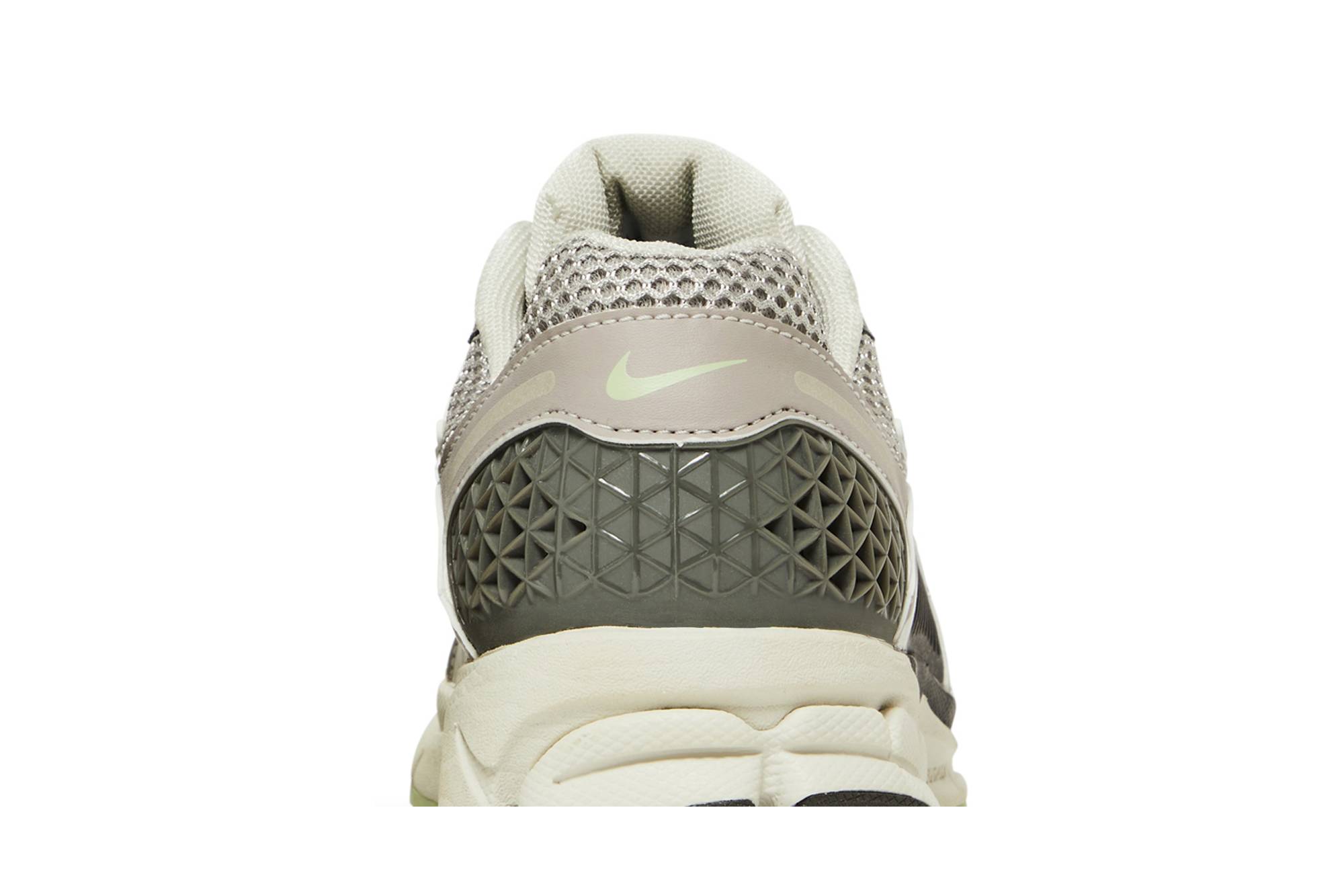 (Women) Nike Zoom Vomero 5 'Cobblestone and Flat Pewter' FB8825-001 - Image 7