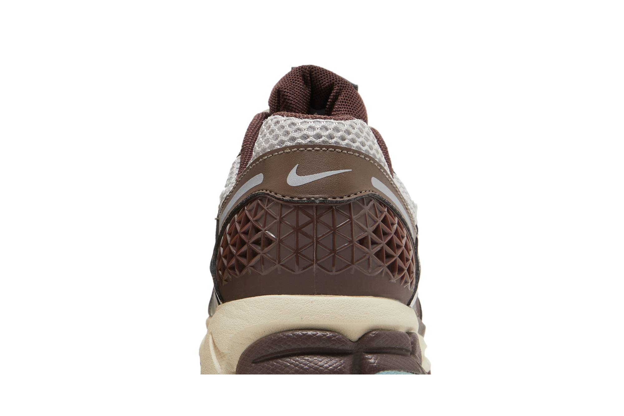 (Women) Nike Zoom Vomero 5 Earth Fossil FD9920-022 Coiloa - Image 7
