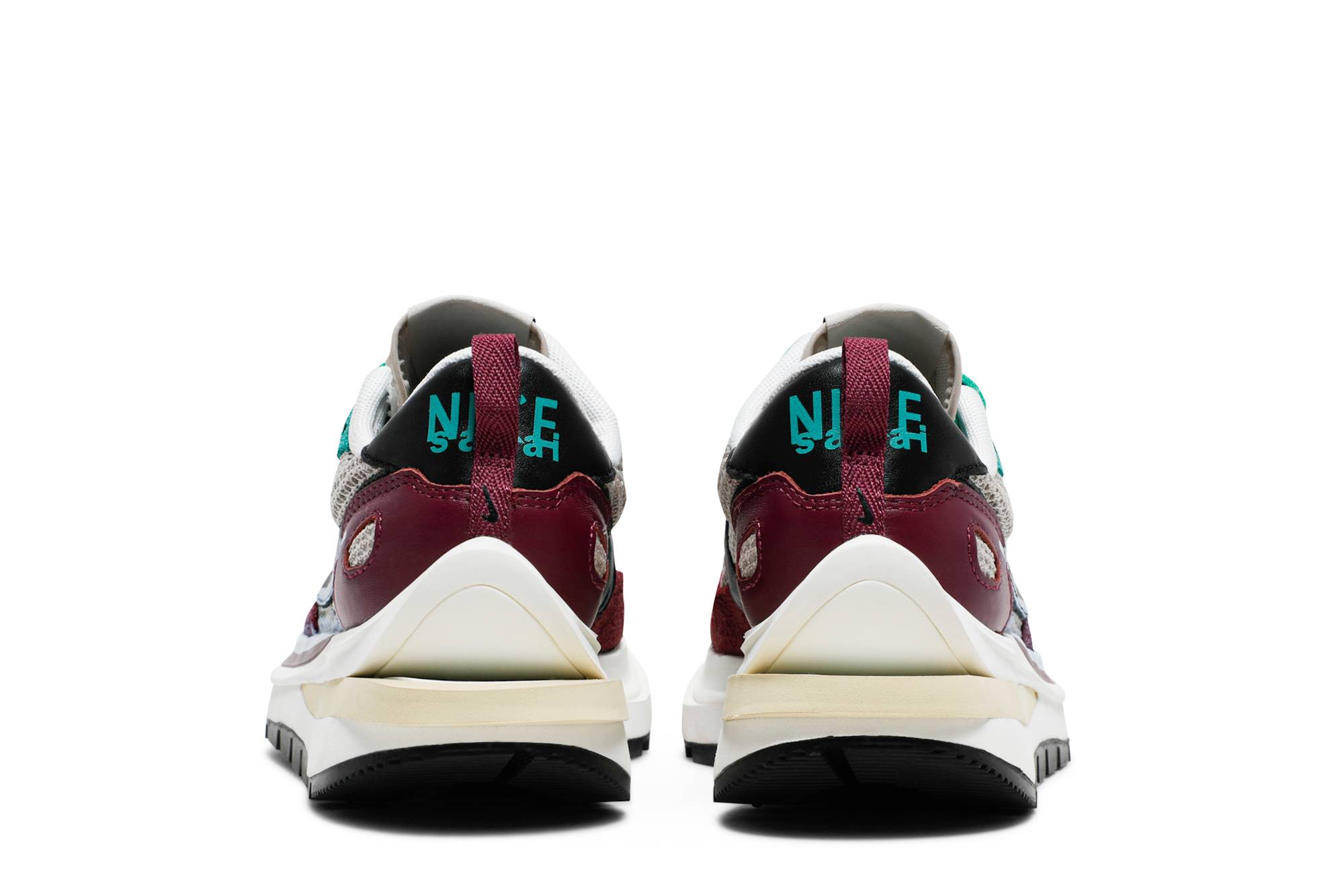 sacai x Nike VaporWaffle SP 'Villain Red' DD3035-200 - Imagen 6