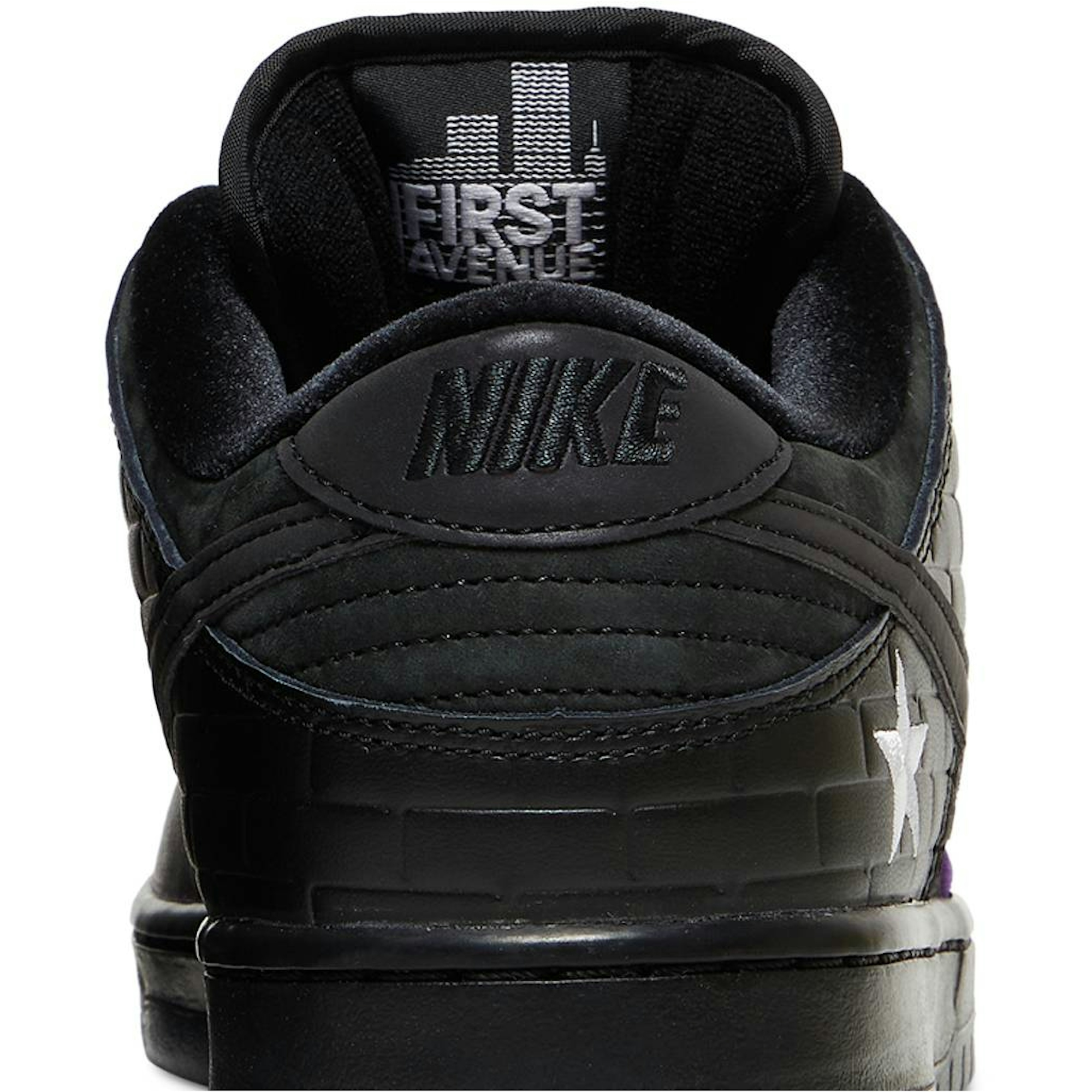 Familia x Nike SB Dunk Low Pro QS First Avenue DJ1159-001 Moroen - Image 7