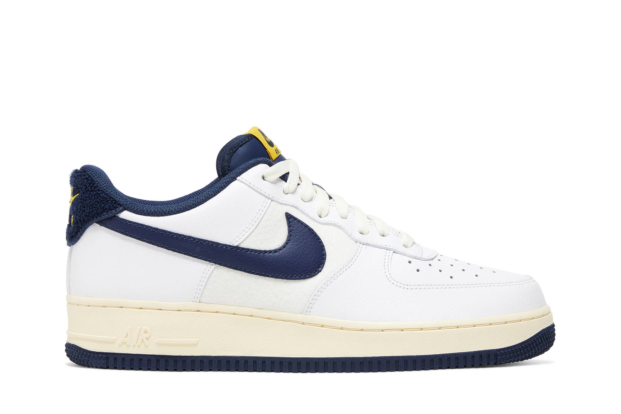 Nike Air Force 1 '07 LV8 'Varsity Jacket - Michigan' DO5220-141