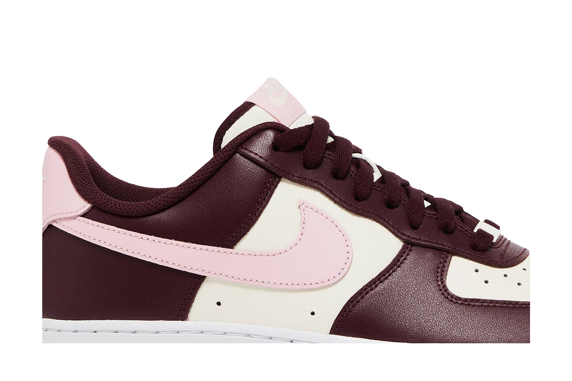 Nike Air Force 1 '07 'Valentine's Day 2023' FD9925-161 - Image 2