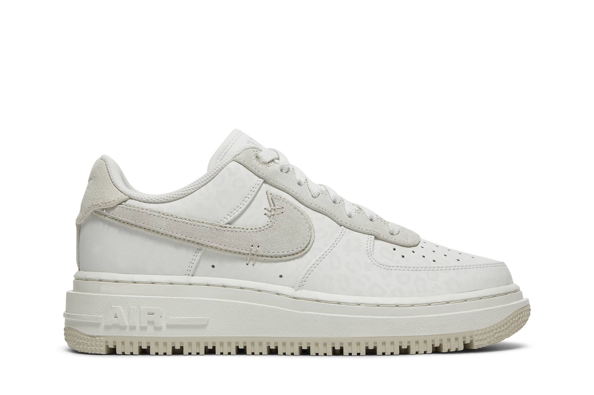 Nike Air Force 1 Luxe 'Triple White' DD9605-100