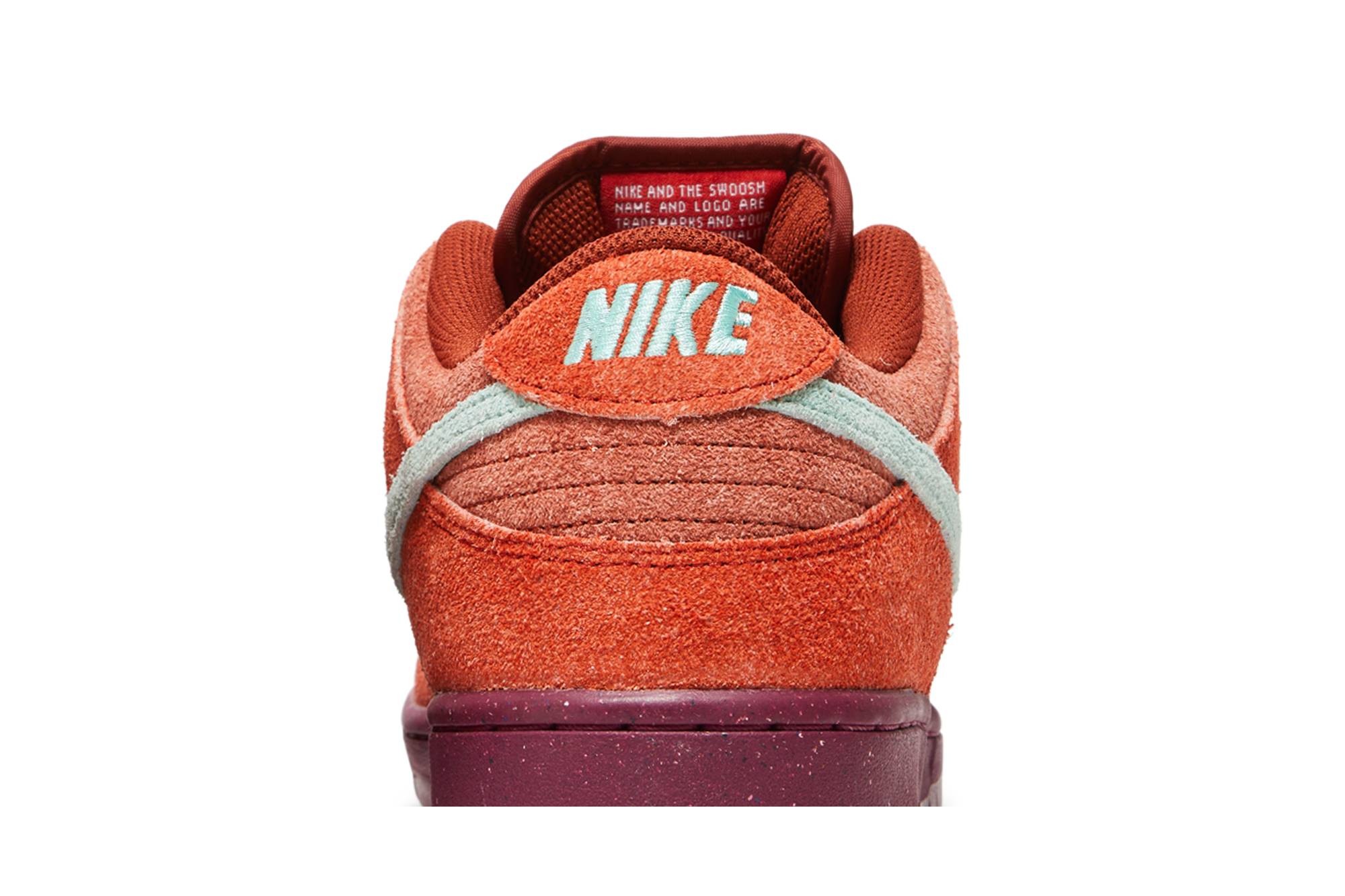 Nike Dunk Low SB Mystic Red DV5429-601 Moroen - Image 7