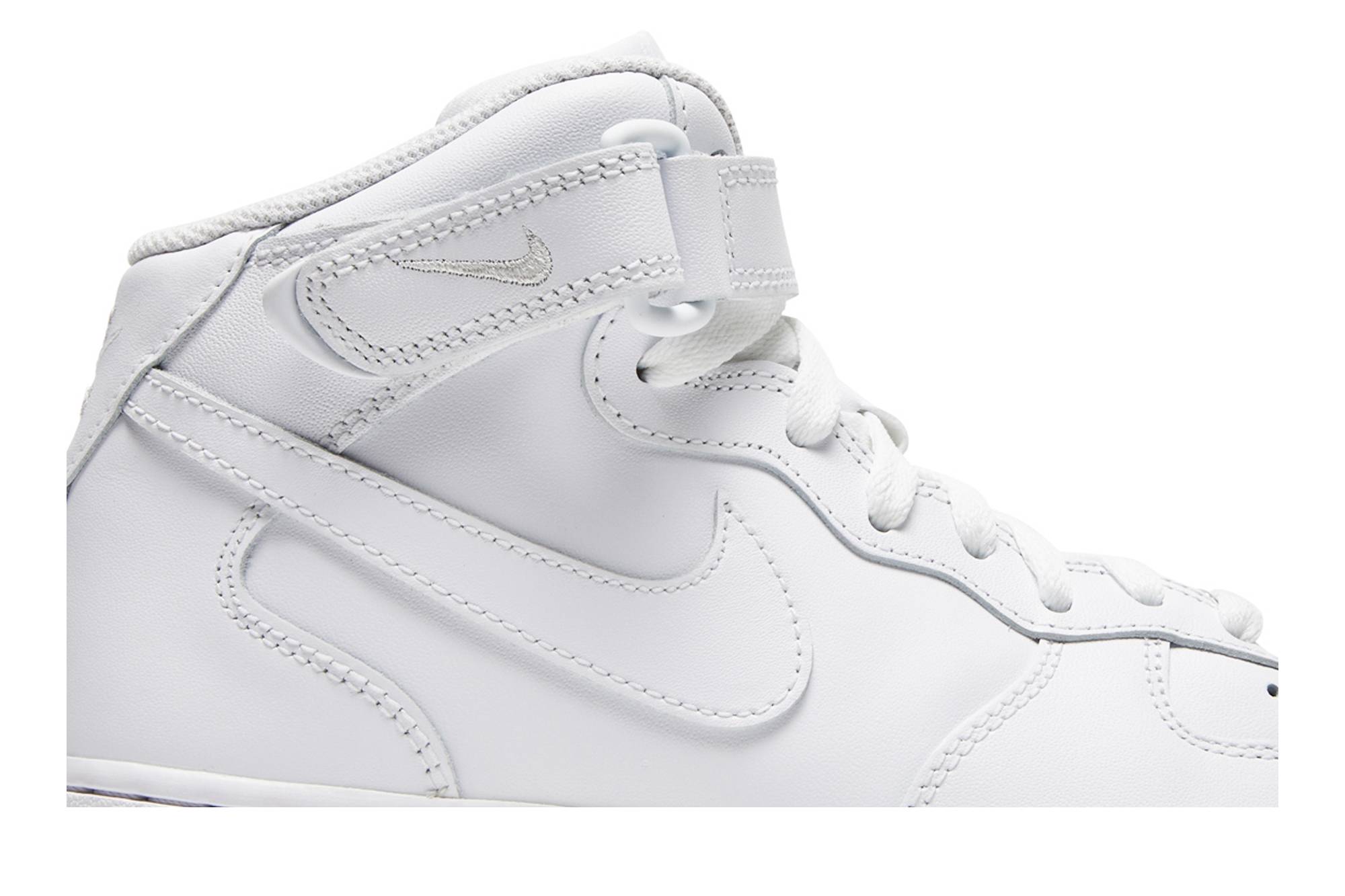 (Women) Nike Air Force 1 07 Mid Triple White DD9625-100 Moroen - Image 2