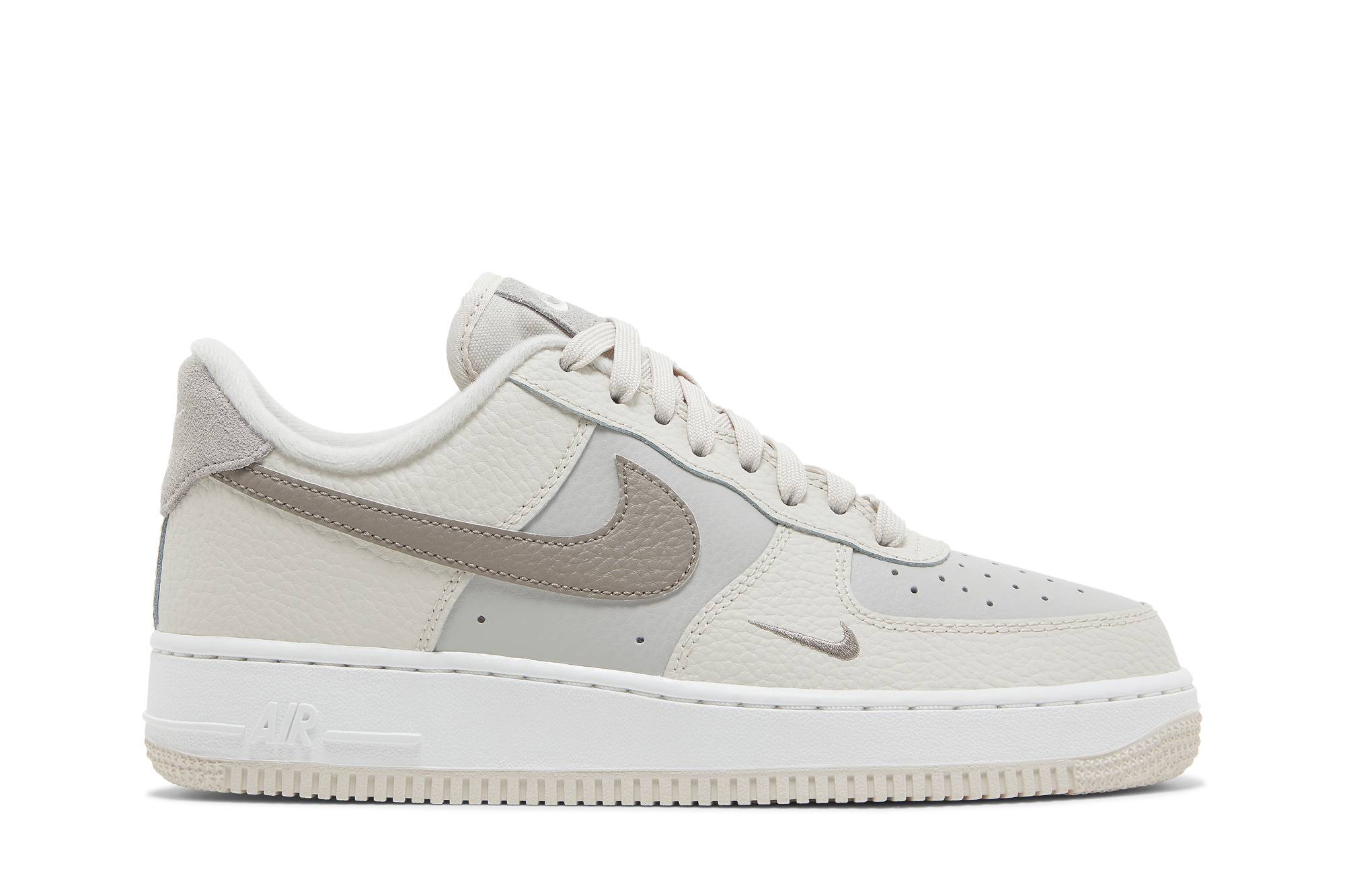 (Women) Nike Air Force 1 Low Light Orewood FB8483-100 Moroen