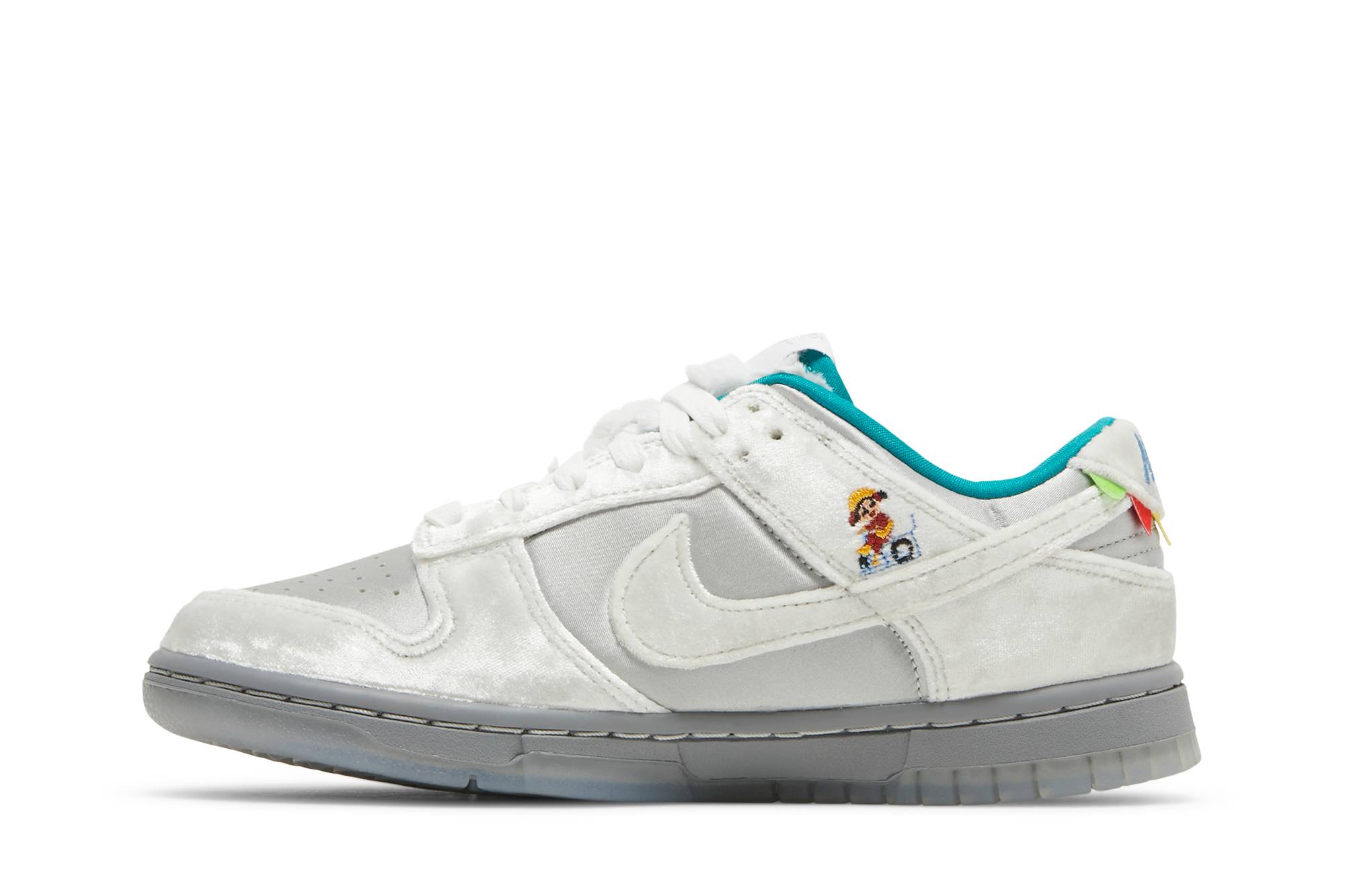 (Women) Nike Dunk Low Ice DO2326-001 Moroen - Image 3