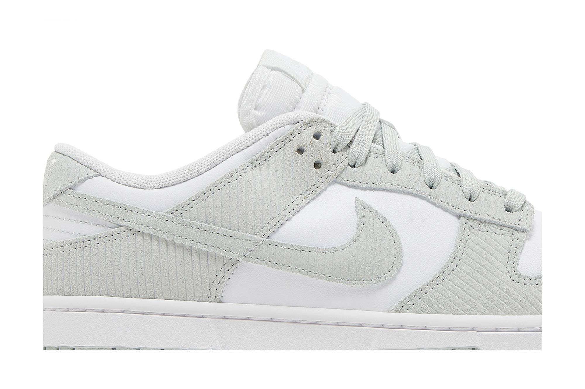 (Women) Nike Dunk Low Light Silver Corduroy FN7658-100 Moroen - Image 2