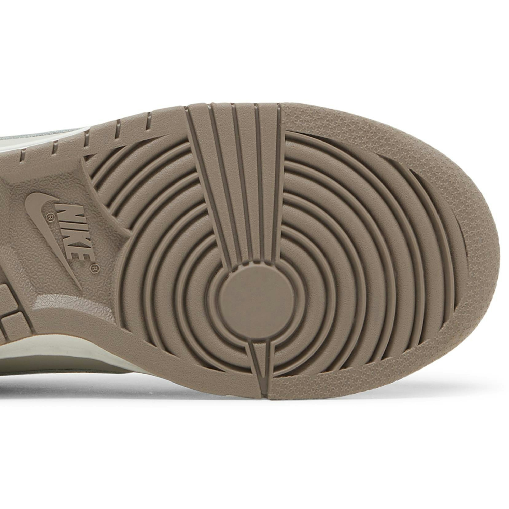 (Women) Nike Dunk Low Moon Fossil FD0792-001 Moroen - Image 9