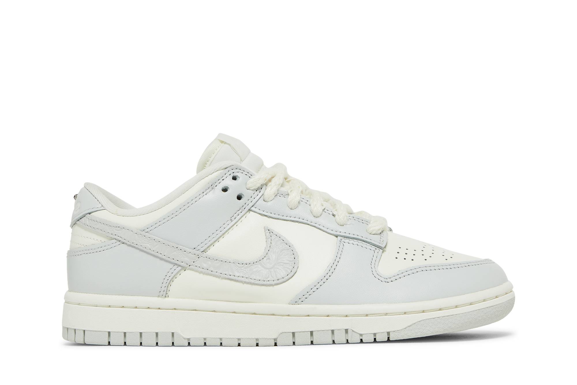 (W) Nike Dunk Low Needlework FJ4553-133 Gloiber