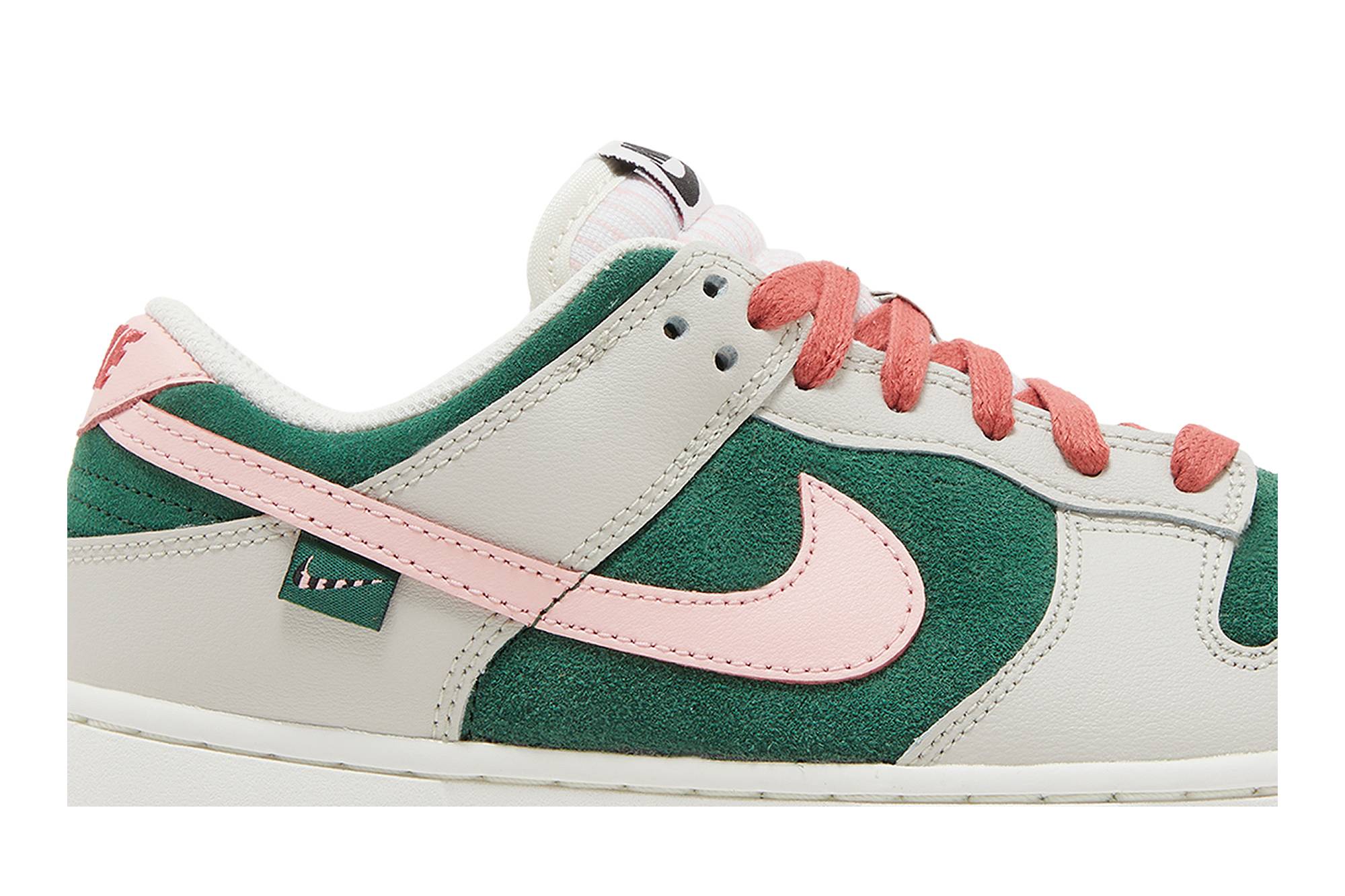 (Women) Nike Dunk Low SE All Petals United FN8923-061 Moroen - Image 2