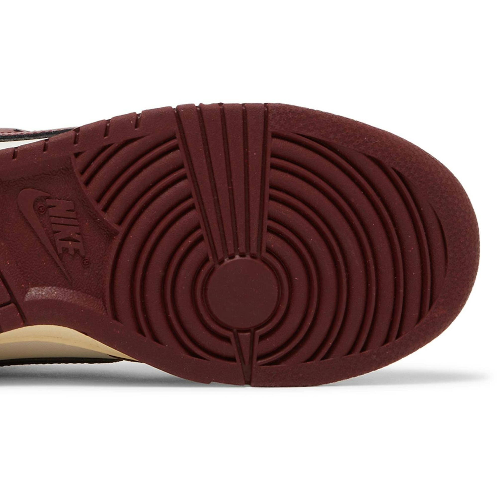 (Women) Nike Dunk Low SE Just Do It - Team Red DV1160-101 Moroen - Image 9