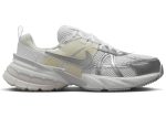 (W) Nike V2K Run ‘Metallic Silver’ FD0736-104 Gloiber