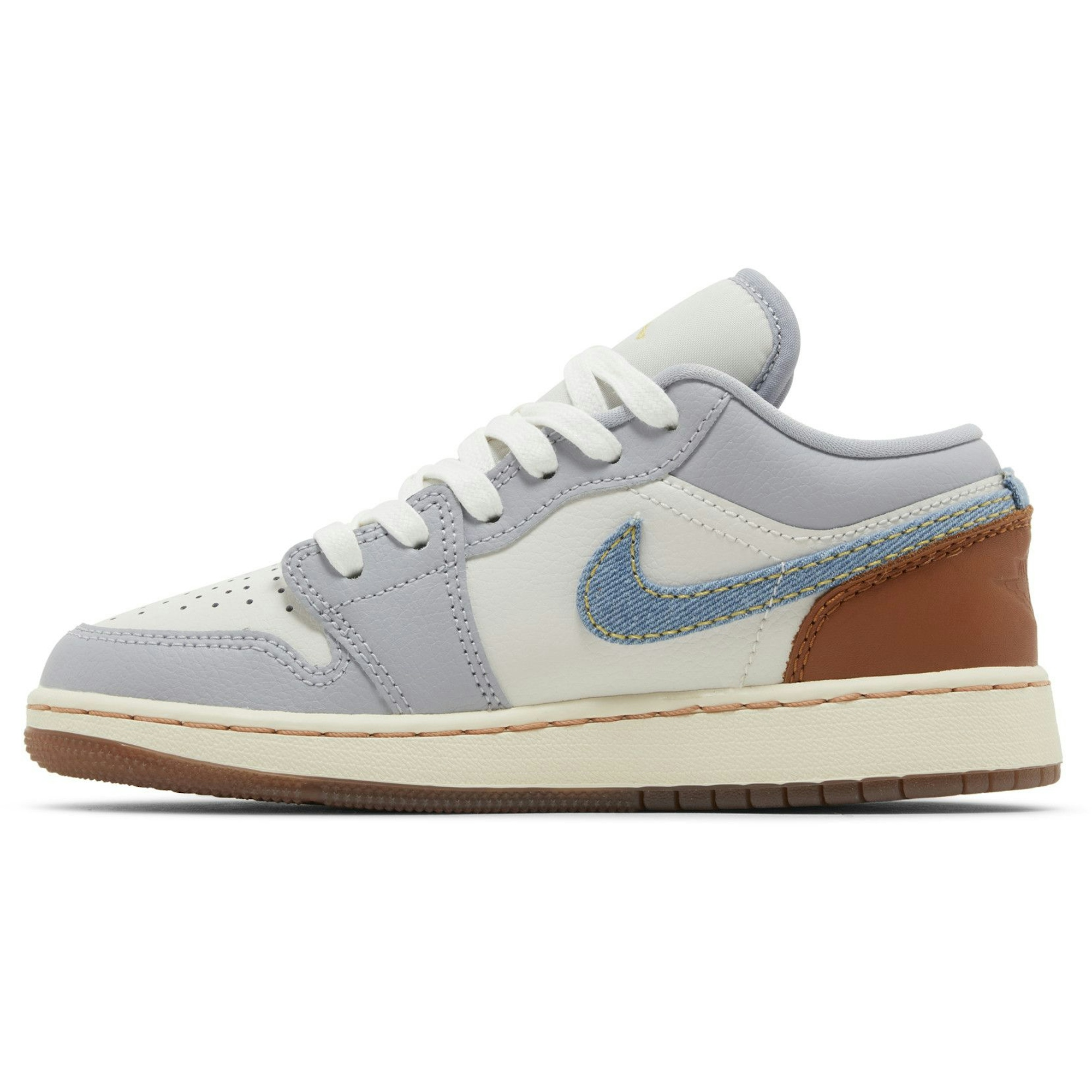 (Youth) Air Jordan 1 Low SE 'Sashiko' FZ5046-041 - Image 3